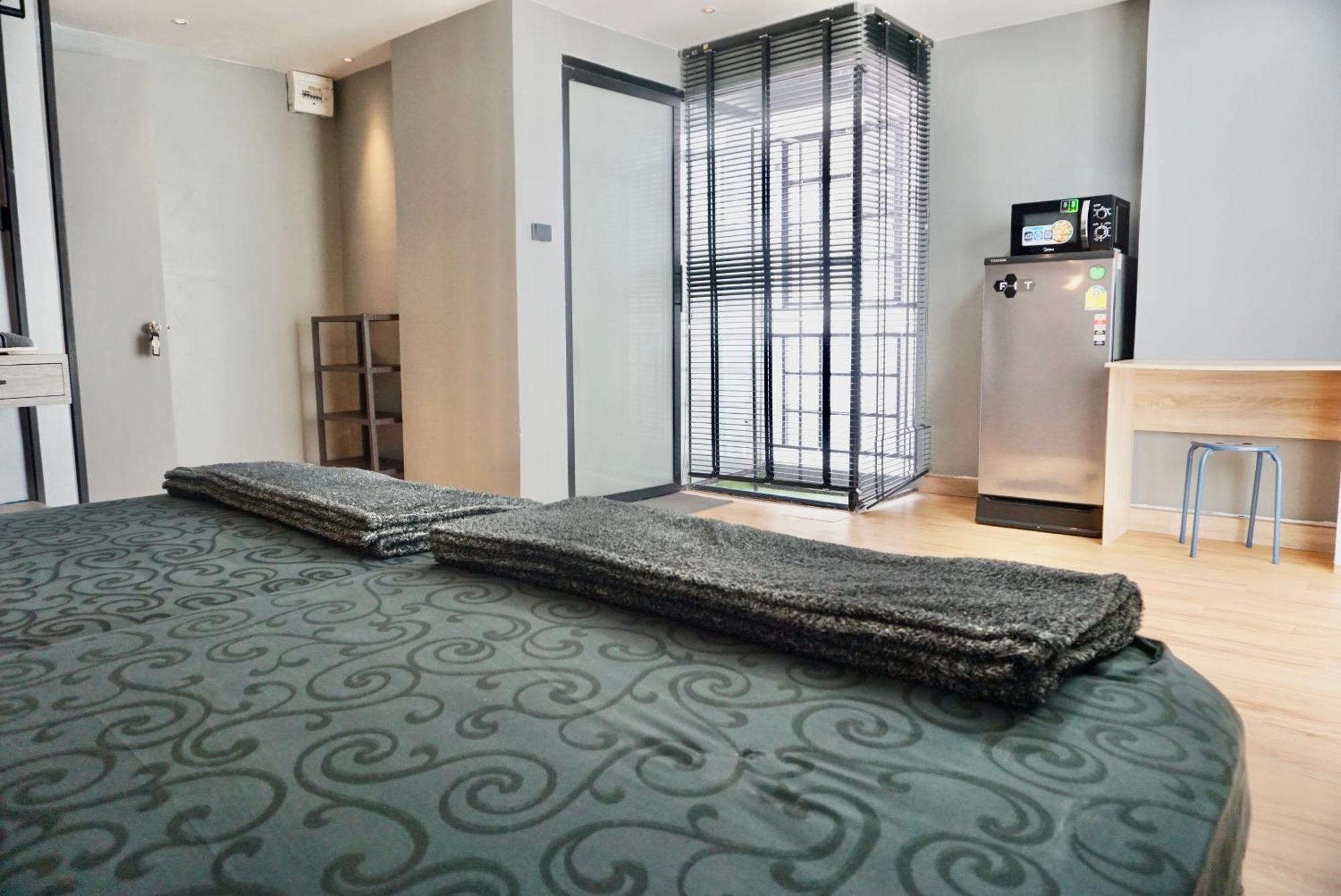 Hash Silom Apartment @ Silom Soi 3 Bangkok Buitenkant foto